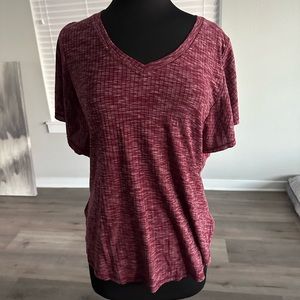 Collection by Bobeau burgundy/white tee